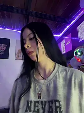 Snapshot of violettahotass chatting on 02.18.26 violettahotass online show from 02.18.26