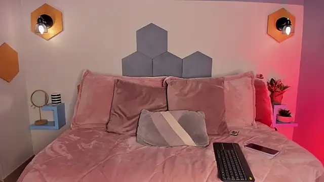 Snapshot of Afrodita_sweeet chatting on 02.25.26 Afrodita sweeet online show from 02.25.26