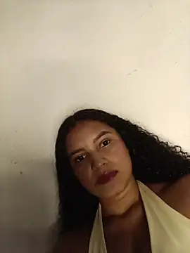 Snapshot of LiaRose- chatting on 05.04.26 LiaRose- online show from 05.04.26