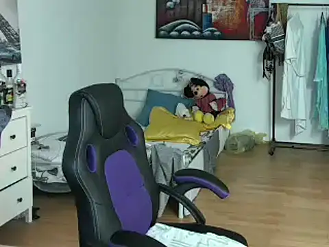 Sylly online show from 02.25.25