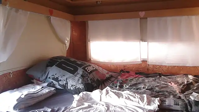 Snapshot of Sylly chatting on 02.23.26 Sylly online show from 02.23.26