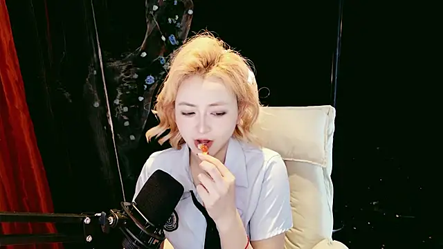 Snapshot of Lady-Mia777 chatting on 02.11.26 Lady-Mia777 online show from 02.11.26