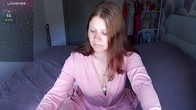 Snapshot of Aleksasamuii chatting on 06.10.26 Aleksasamuii online show from 06.10.26