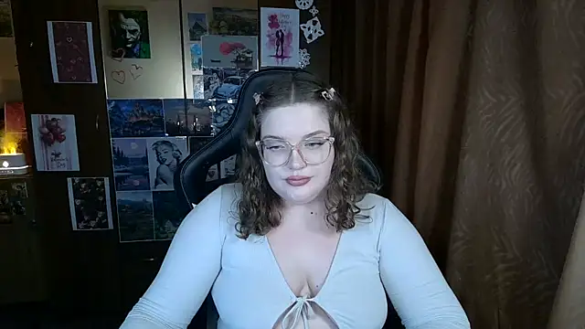 Snapshot of Teasing_Dora chatting on 02.17.26 Teasing Dora online show from 02.17.26