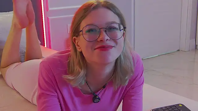 Snapshot of Ivy_Allen chatting on 02.06.26 Ivy Allen online show from 02.06.26