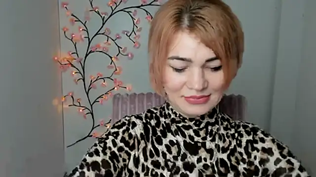 CuttieEmma online show from 04.04.26