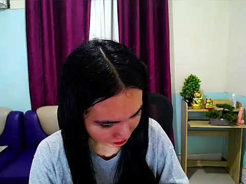 Snapshot of devine_goddess chatting on 04.23.26 devine goddess online show from 04.23.26