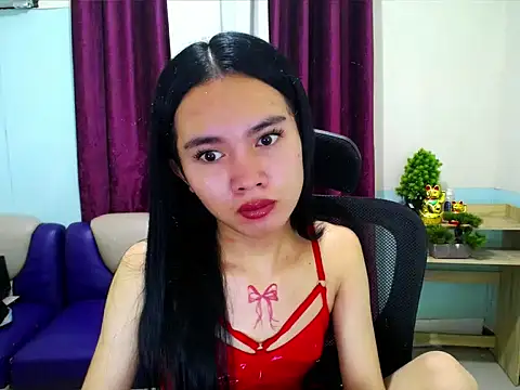 Snapshot of devine_goddess chatting on 04.27.26 devine goddess online show from 04.27.26