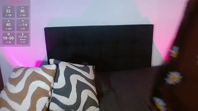 Snapshot of CORAL_FOX chatting on 07.29.26 CORAL FOX online show from 07.29.26