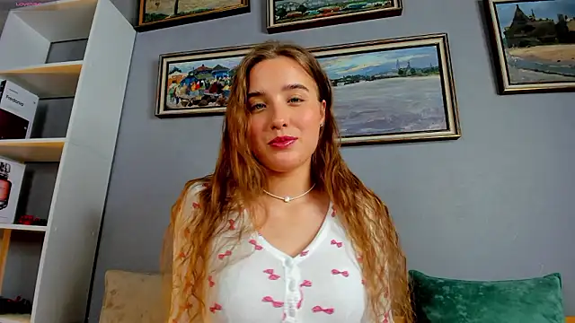 Snapshot of NightGloss chatting on 02.26.26 NightGloss online show from 02.26.26