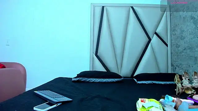 Snapshot of Emily-Queen03 chatting on 02.26.26 Emily-Queen03 online show from 02.26.26