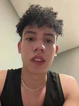 Snapshot of yoursexyjose chatting on 06.12.26 yoursexyjose online show from 06.12.26