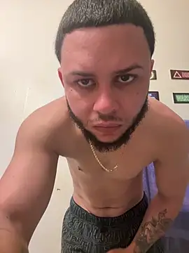 Snapshot of Tu_PaPi_Favorito chatting on 02.02.26 Tu PaPi Favorito online show from 02.02.26