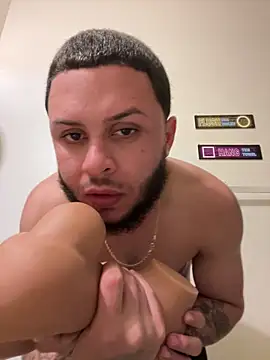 Snapshot of Tu_PaPi_Favorito chatting on 02.05.26 Tu PaPi Favorito online show from 02.05.26