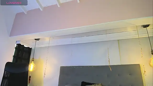 Snapshot of SamiraMalek_ chatting on 02.14.26 SamiraMalek online show from 02.14.26