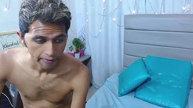 Snapshot of Cecilia_and_Carlos chatting on 02.20.26 Cecilia and Carlos online show from 02.20.26