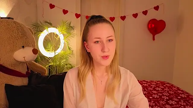 Snapshot of CassieReborn chatting on 02.24.26 CassieReborn online show from 02.24.26