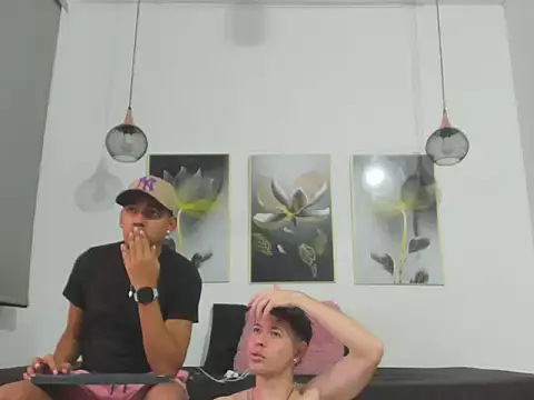 Snapshot of Red_Diamond_Guys chatting on 02.01.26 Red Diamond Guys online show from 02.01.26