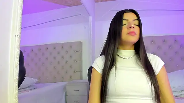 KarelyMitchel online show from 02.18.26