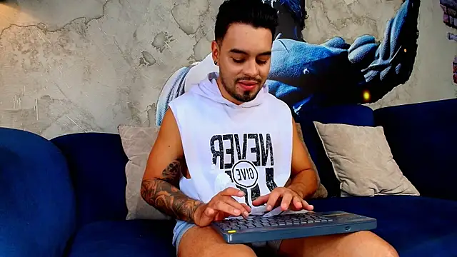 Snapshot of DaveParker_ chatting on 02.11.26 DaveParker online show from 02.11.26