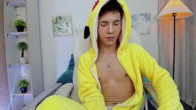 Snapshot of arlequiin_ chatting on 02.04.26 arlequiin online show from 02.04.26