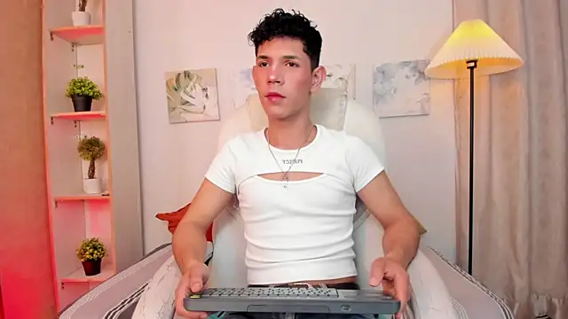 Snapshot of arlequiin_ chatting on 02.10.26 arlequiin online show from 02.10.26