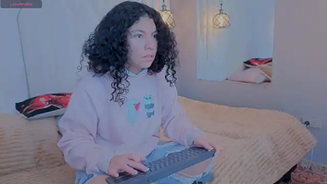 Zoe-yanin online show from 04.17.26