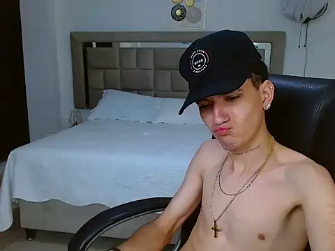 Snapshot of eroboyxox chatting on 02.24.26 eroboyxox online show from 02.24.26