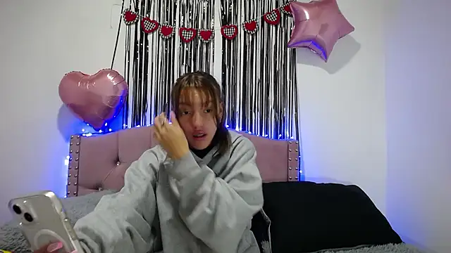 Snapshot of emily_cooper_pym chatting on 02.18.26 emily cooper pym online show from 02.18.26