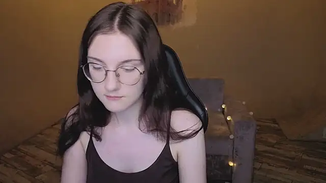 Snapshot of VixenLight chatting on 02.13.26 VixenLight online show from 02.13.26