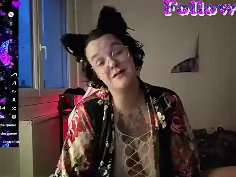 lunatigre4 online show from 04.22.26