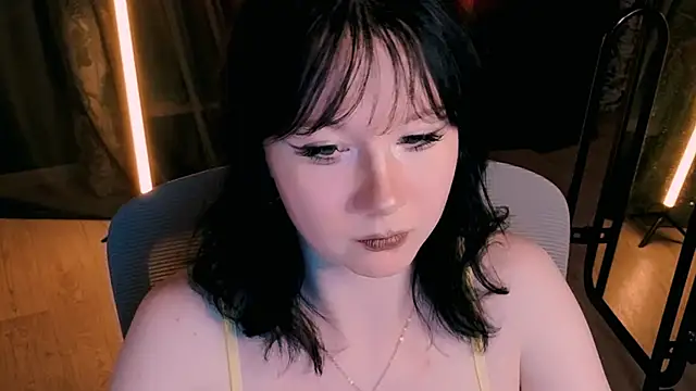 Snapshot of marty_bree chatting on 07.18.26 marty bree online show from 07.18.26