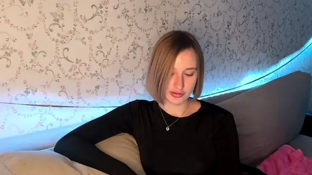 DeliciaBagnoli online show from 04.17.26