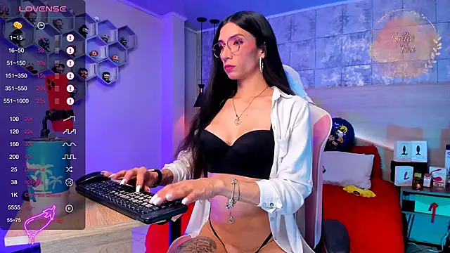 kylliefox  online show from 01.24.25