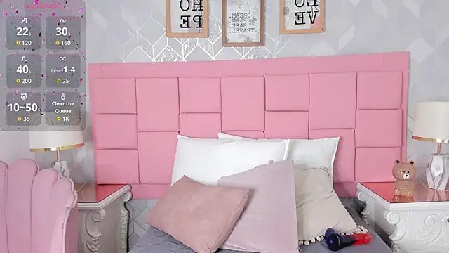 Snapshot of dolly_kitter chatting on 02.14.26 dolly kitter online show from 02.14.26