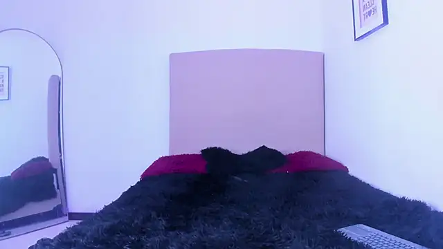 im tiffany  online show from 02.19.26