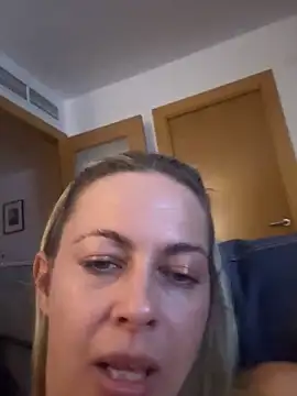 Snapshot of SophieSchmidt chatting on 02.15.26 SophieSchmidt online show from 02.15.26