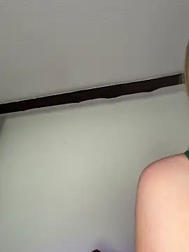 Snapshot of Zoey__08 chatting on 05.20.26 Zoey 08 online show from 05.20.26