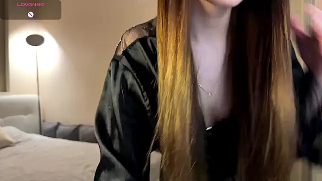 Snapshot of randiburt chatting on 03.04.26 randiburt online show from 03.04.26