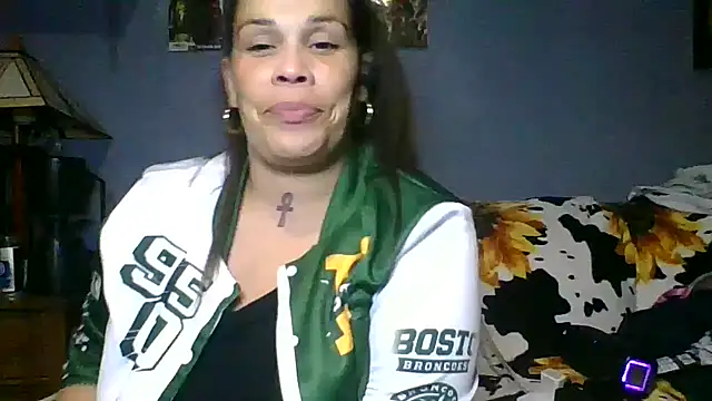 Snapshot of harleycakess chatting on 05.23.26 harleycakess online show from 05.23.26