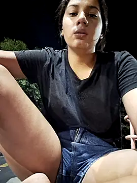 Snapshot of Cris18sexy chatting on 02.15.26 Cris18sexy online show from 02.15.26