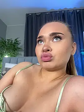 MonicaWestt online show from 02.02.26