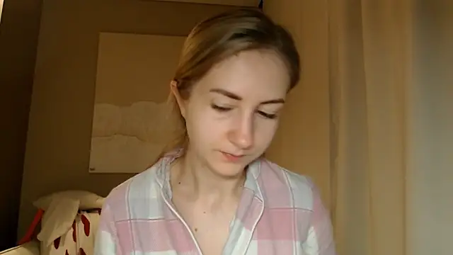 BluueSilk online show from 02.04.25