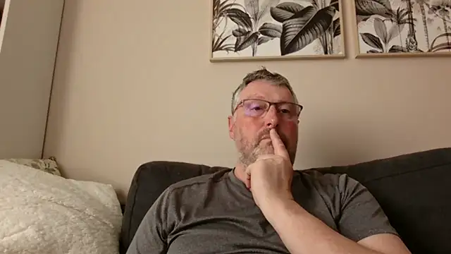 doudou310 online show from 04.11.26