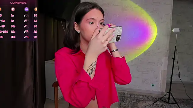 Snapshot of Hey_Mia chatting on 02.24.26 Hey Mia online show from 02.24.26