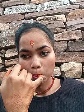 Sunali Bendre online show from 04.14.26