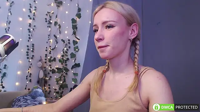 Mia  Jensen online show from 04.15.26