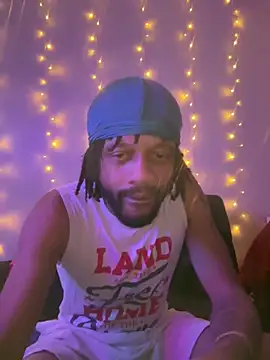 Snapshot of magic_man1085 chatting on 02.11.26 magic man1085 online show from 02.11.26