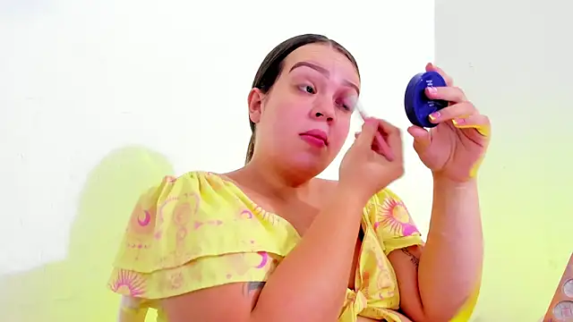 Snapshot of Emely_pregnantt chatting on 02.12.26 Emely pregnantt online show from 02.12.26