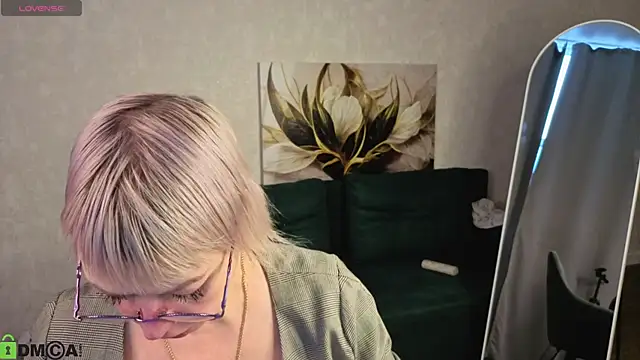 Snapshot of Ann_Annise chatting on 02.25.26 Ann Annise online show from 02.25.26